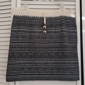 Handmade in Thailand wms L b/w skirt crochet band